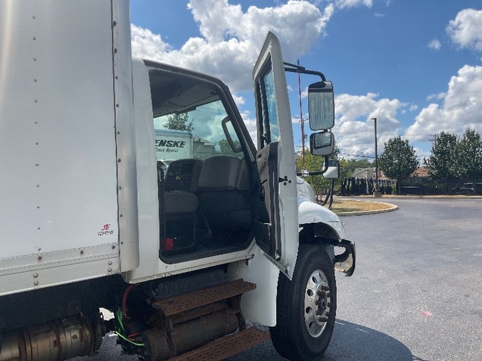 Medium Duty Box Truck-Light and Medium Duty Trucks-International-2019-4300-Akron-OH-252,564\n\t\tmiles-$ 24,250 - Image 20