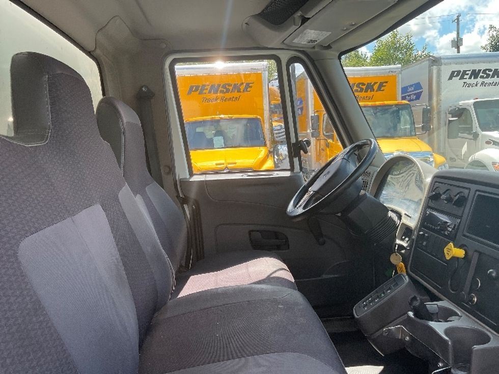 Medium Duty Box Truck-Light and Medium Duty Trucks-International-2019-4300-Akron-OH-252,564\n\t\tmiles-$ 24,250 - Image 22