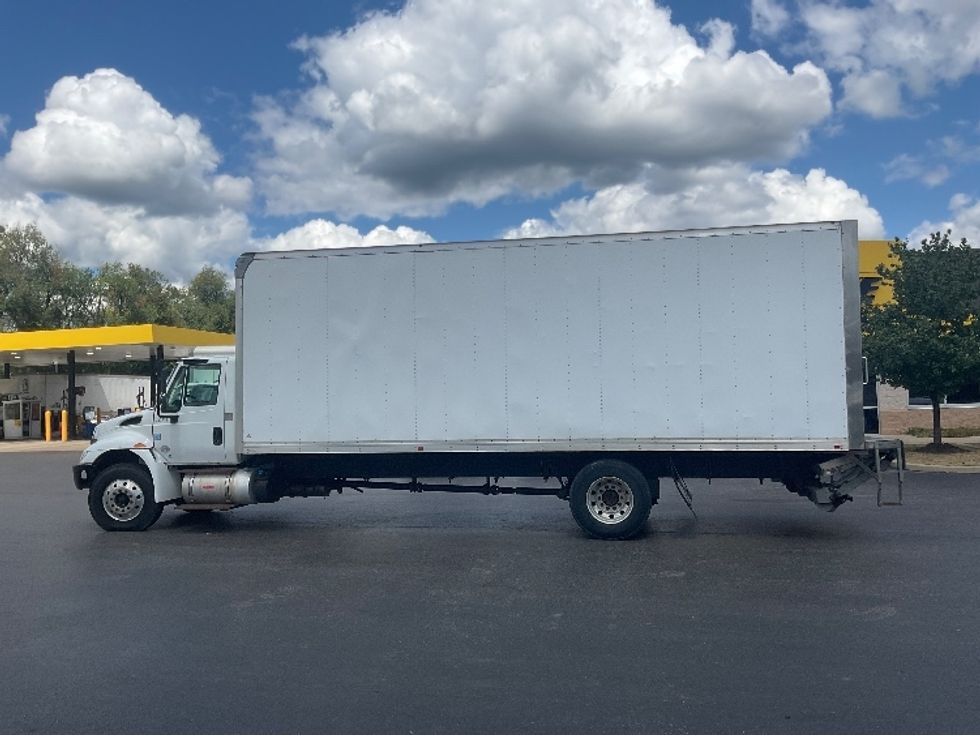 Medium Duty Box Truck-Light and Medium Duty Trucks-International-2019-4300-Akron-OH-252,564\n\t\tmiles-$ 24,250 - Image 4