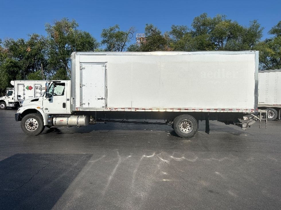 Medium Duty Box Truck-Light and Medium Duty Trucks-International-2019-4300-Akron-OH-291,397\n\t\tmiles-$ 27,750 - Image 4