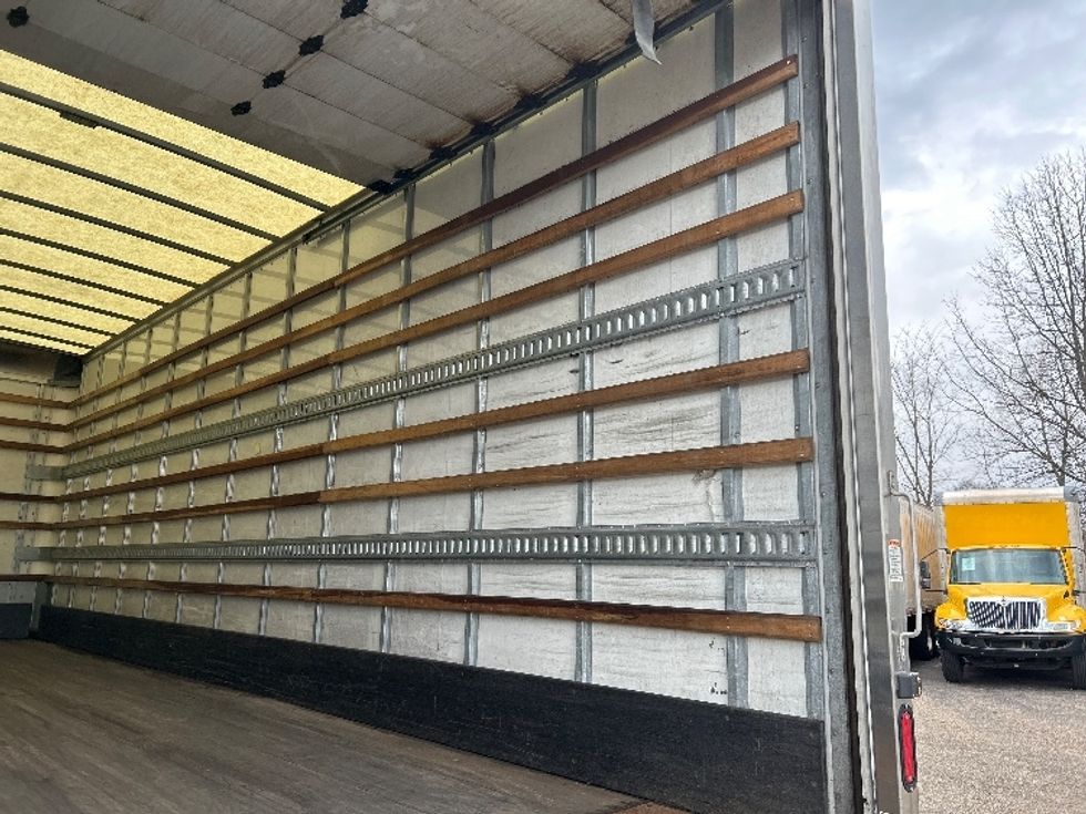 Medium Duty Box Truck-Light and Medium Duty Trucks-International-2019-4300-Akron-OH-61,539\n\t\tmiles-$ 50,250 - Image 12