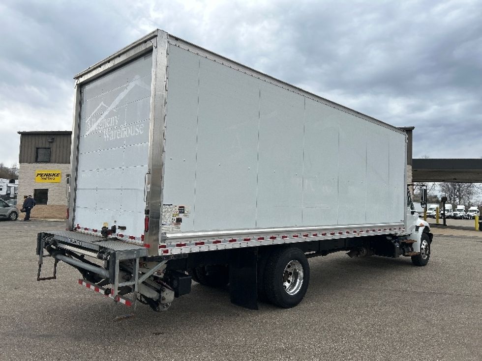 Medium Duty Box Truck-Light and Medium Duty Trucks-International-2019-4300-Akron-OH-61,539\n\t\tmiles-$ 50,250 - Image 13