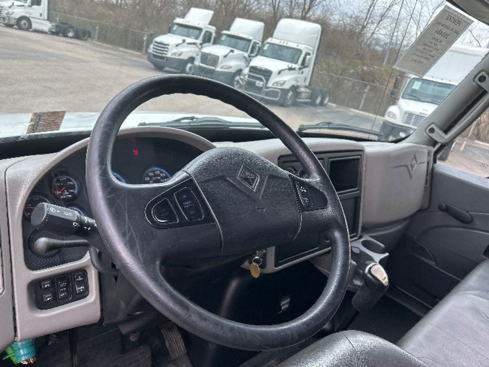 Medium Duty Box Truck-Light and Medium Duty Trucks-International-2019-4300-Akron-OH-61,539\n\t\tmiles-$ 50,250 - Image 17