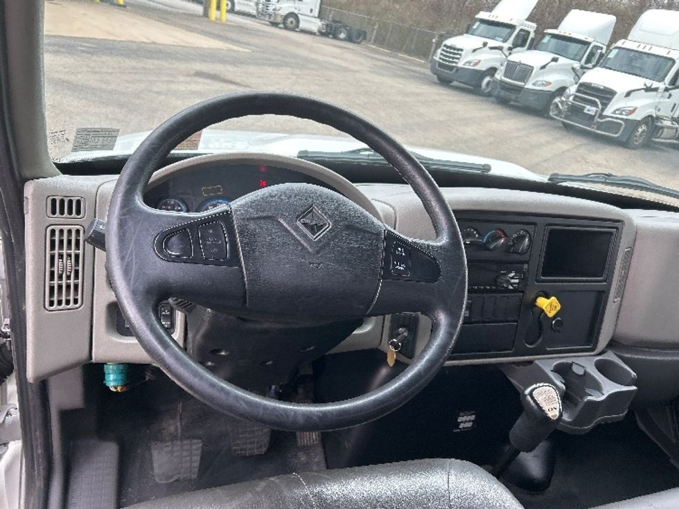 Medium Duty Box Truck-Light and Medium Duty Trucks-International-2019-4300-Akron-OH-61,539\n\t\tmiles-$ 50,250 - Image 18