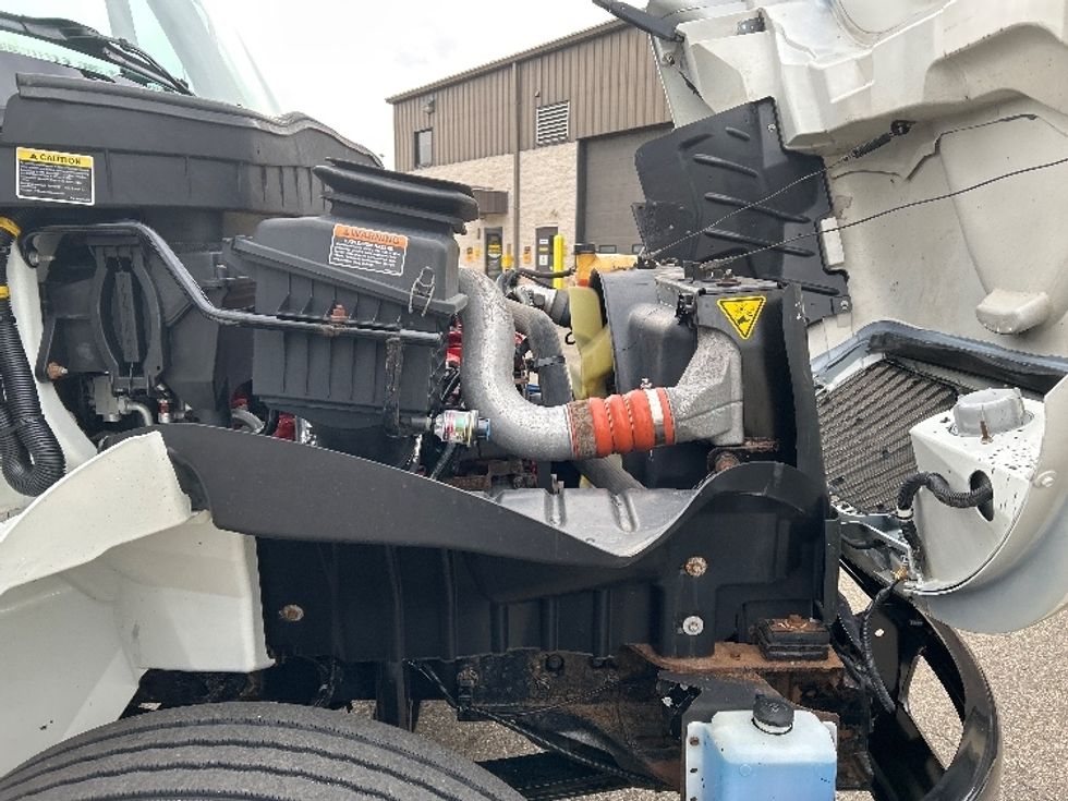 Medium Duty Box Truck-Light and Medium Duty Trucks-International-2019-4300-Akron-OH-61,539\n\t\tmiles-$ 50,250 - Image 23