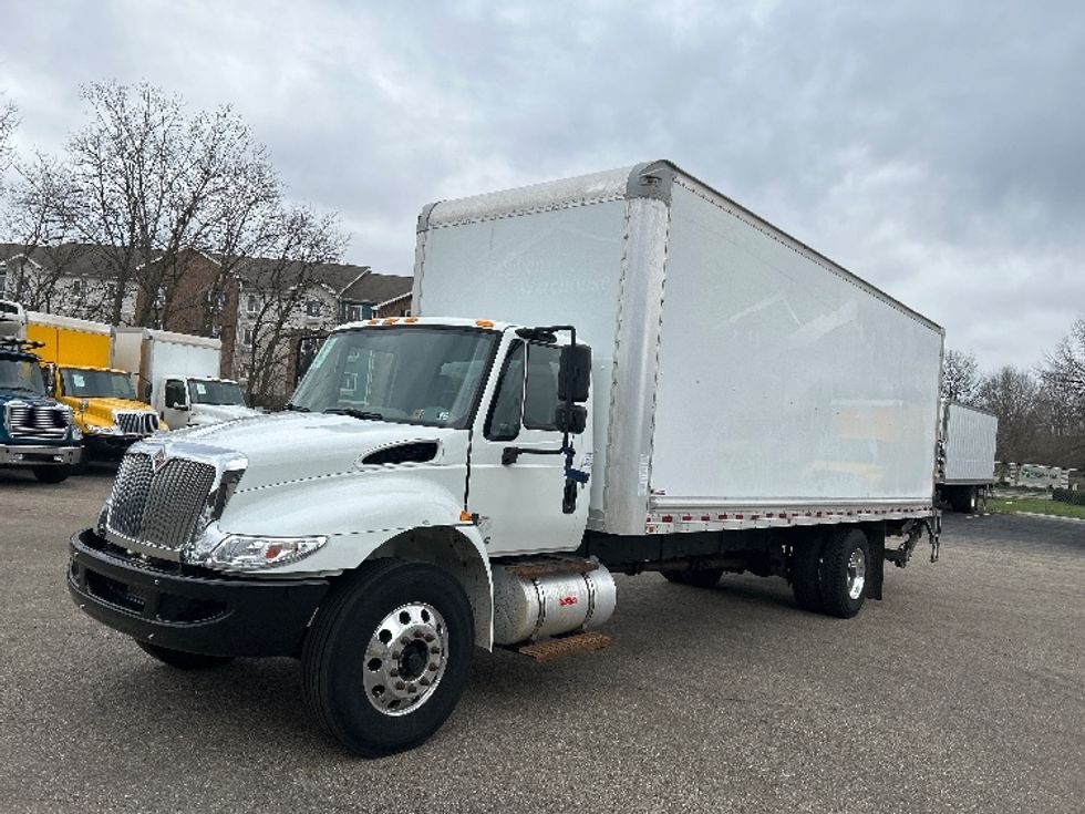 Medium Duty Box Truck-Light and Medium Duty Trucks-International-2019-4300-Akron-OH-61,539\n\t\tmiles-$ 50,250 - Image 3