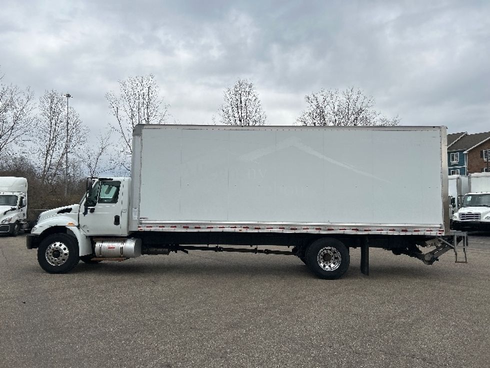 Medium Duty Box Truck-Light and Medium Duty Trucks-International-2019-4300-Akron-OH-61,539\n\t\tmiles-$ 50,250 - Image 4