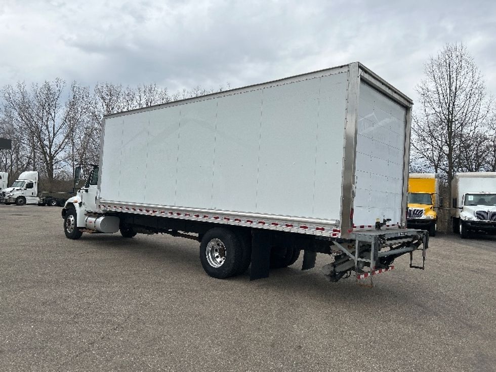 Medium Duty Box Truck-Light and Medium Duty Trucks-International-2019-4300-Akron-OH-61,539\n\t\tmiles-$ 50,250 - Image 6