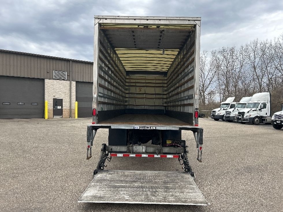 Medium Duty Box Truck-Light and Medium Duty Trucks-International-2019-4300-Akron-OH-61,539\n\t\tmiles-$ 50,250 - Image 9