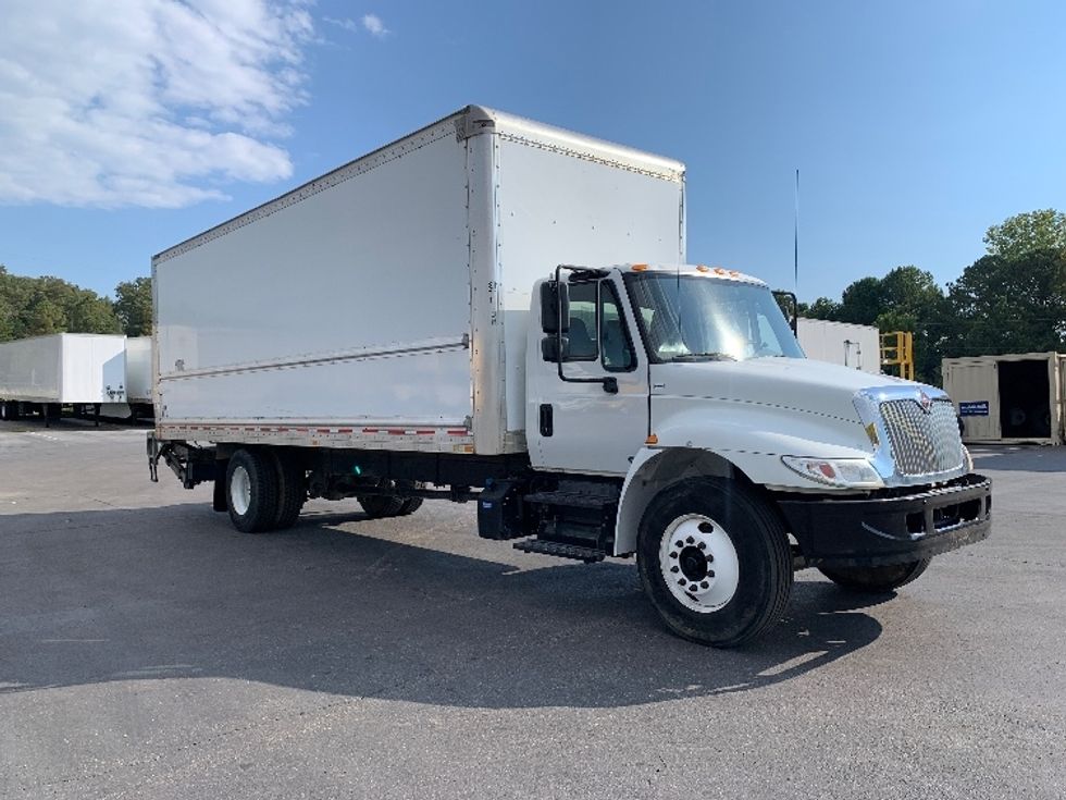 Medium Duty Box Truck-Light and Medium Duty Trucks-International-2019-4300-Alabaster-AL-197,295\n\t\tmiles-$ 42,750 - Image 1