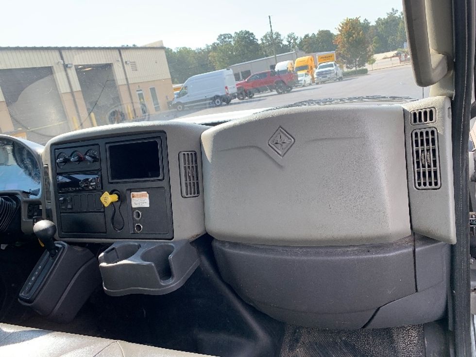 2019 International 4300 DuraStar 4300 photo 17