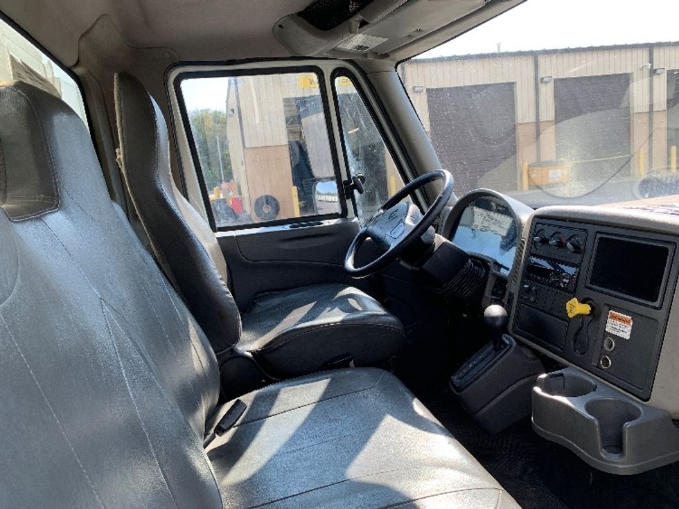 2019 International 4300 DuraStar 4300 photo 18