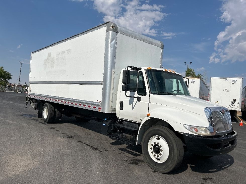 Medium Duty Box Truck-Light and Medium Duty Trucks-International-2019-4300-Albuquerque-NM-210,775\n\t\tmiles-$ 37,500 - Image 1