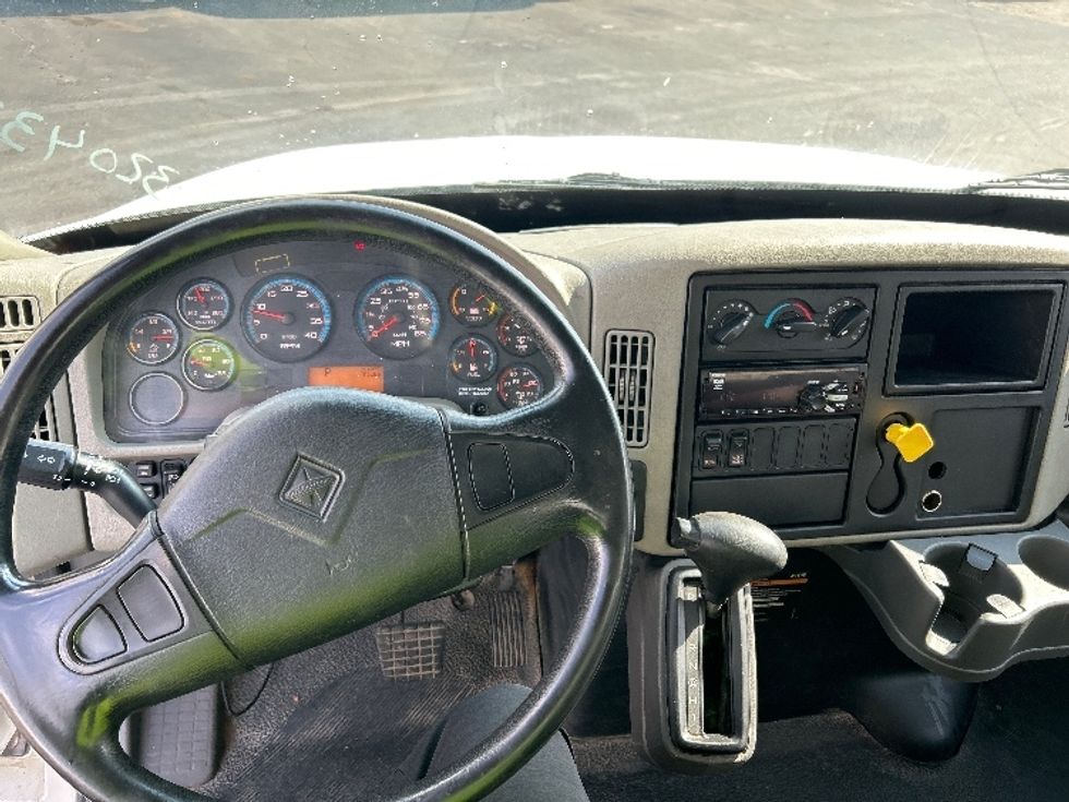 Medium Duty Box Truck-Light and Medium Duty Trucks-International-2019-4300-Albuquerque-NM-210,775\n\t\tmiles-$ 37,500 - Image 18