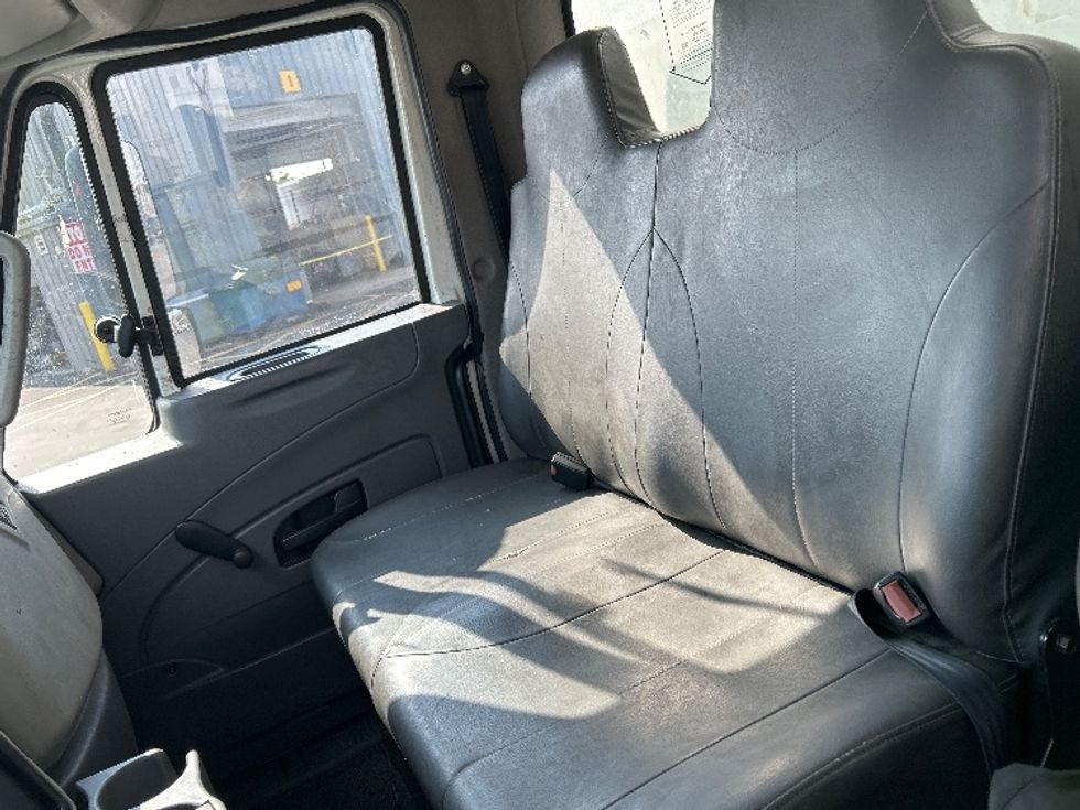 Medium Duty Box Truck-Light and Medium Duty Trucks-International-2019-4300-Albuquerque-NM-210,775\n\t\tmiles-$ 37,500 - Image 19