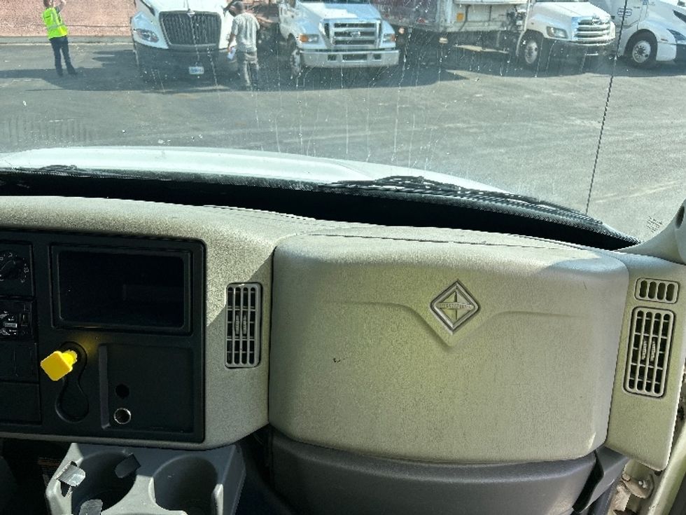 Medium Duty Box Truck-Light and Medium Duty Trucks-International-2019-4300-Albuquerque-NM-210,775\n\t\tmiles-$ 37,500 - Image 21