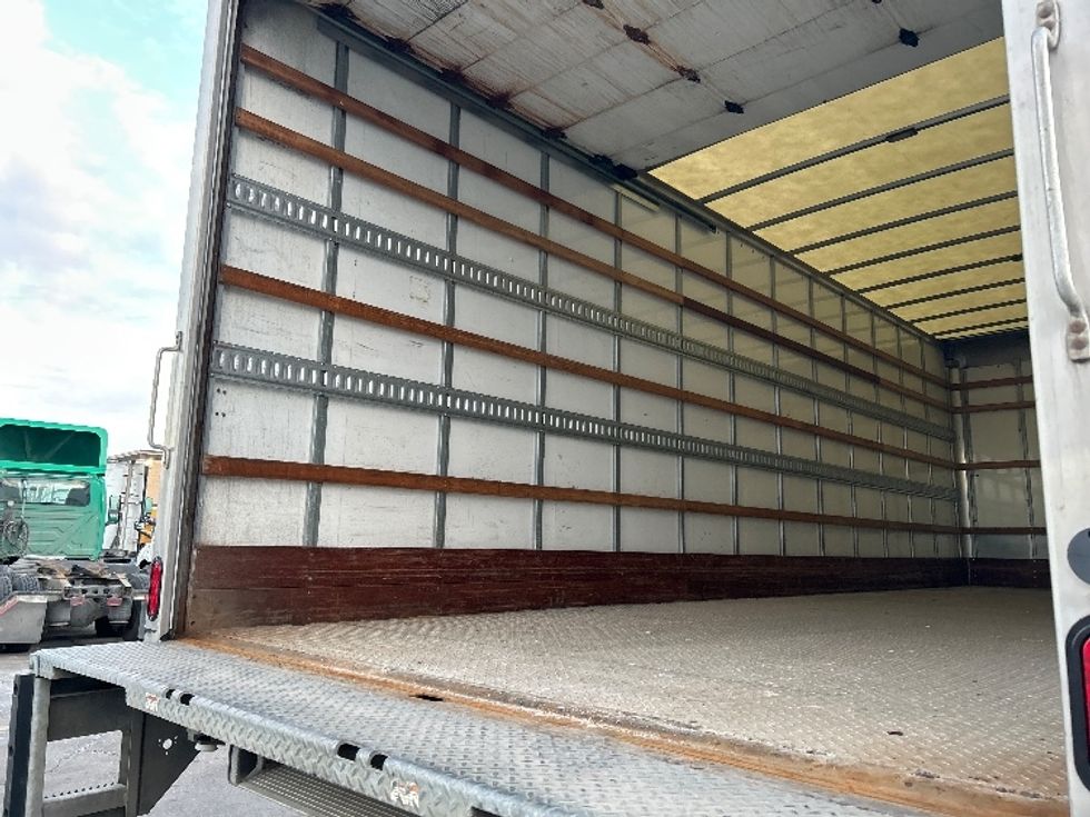 Medium Duty Box Truck-Light and Medium Duty Trucks-International-2019-4300-Allen Park-MI-224,921\n\t\tmiles-$ 34,000 - Image 11