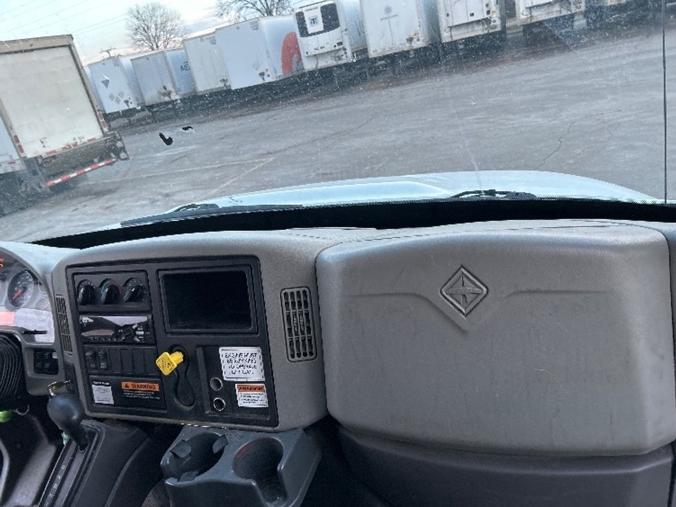 Medium Duty Box Truck-Light and Medium Duty Trucks-International-2019-4300-Allen Park-MI-224,921\n\t\tmiles-$ 34,000 - Image 21