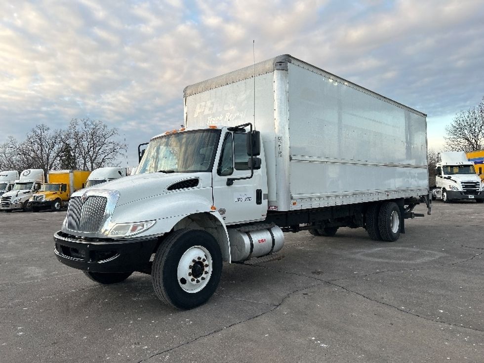 Medium Duty Box Truck-Light and Medium Duty Trucks-International-2019-4300-Allen Park-MI-224,921\n\t\tmiles-$ 34,000 - Image 3