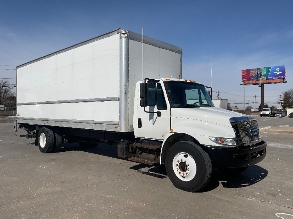 Medium Duty Box Truck-Light and Medium Duty Trucks-International-2019-4300-Allen Park-MI-243,526\n\t\tmiles-$ 31,250 - Image 1