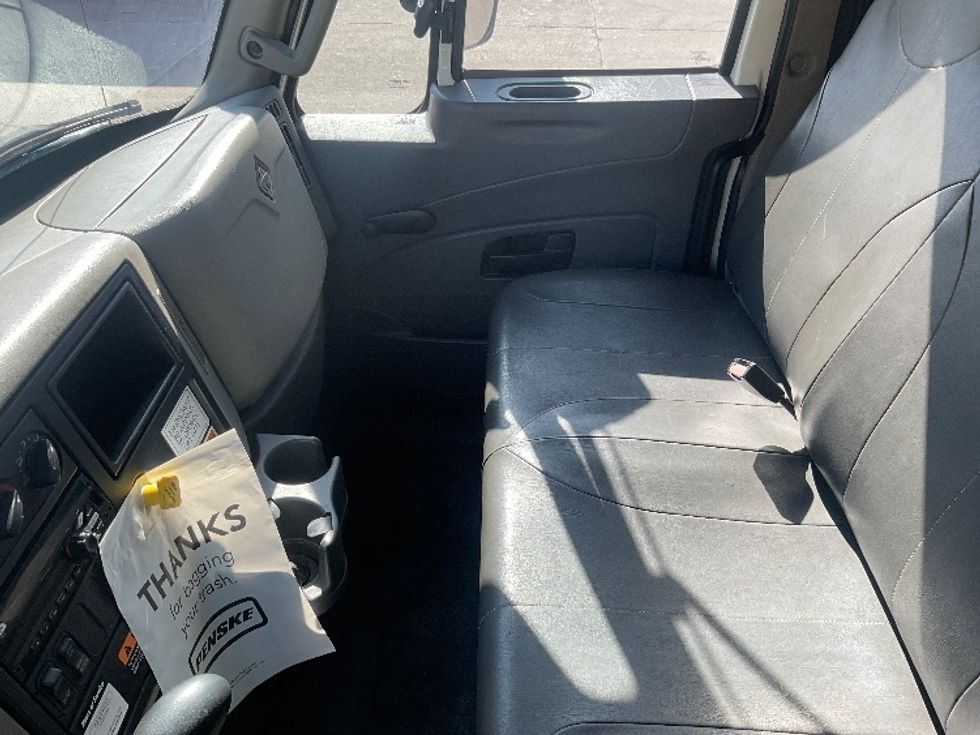 Medium Duty Box Truck-Light and Medium Duty Trucks-International-2019-4300-Allen Park-MI-243,526\n\t\tmiles-$ 31,250 - Image 19