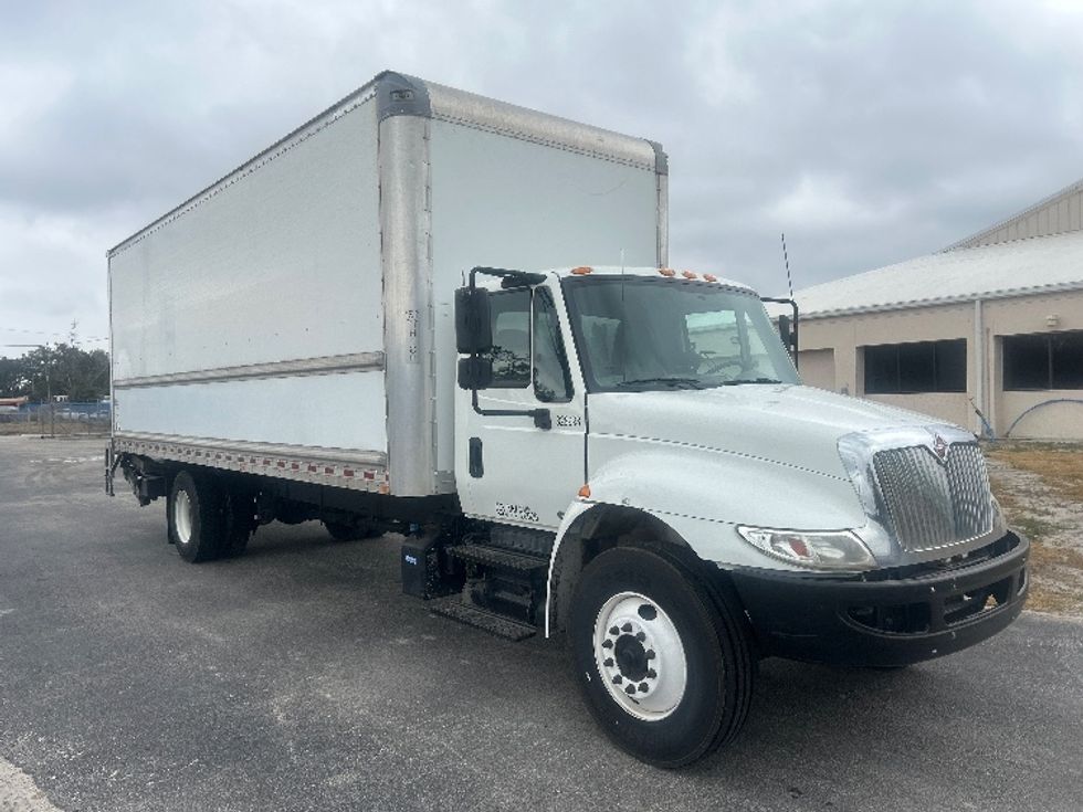 Medium Duty Box Truck-Light and Medium Duty Trucks-International-2019-4300-Apopka-FL-207,000\n\t\tmiles-$ 37,750 - Image 1