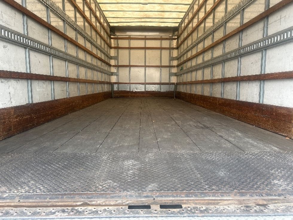 Medium Duty Box Truck-Light and Medium Duty Trucks-International-2019-4300-Apopka-FL-207,000\n\t\tmiles-$ 37,750 - Image 10