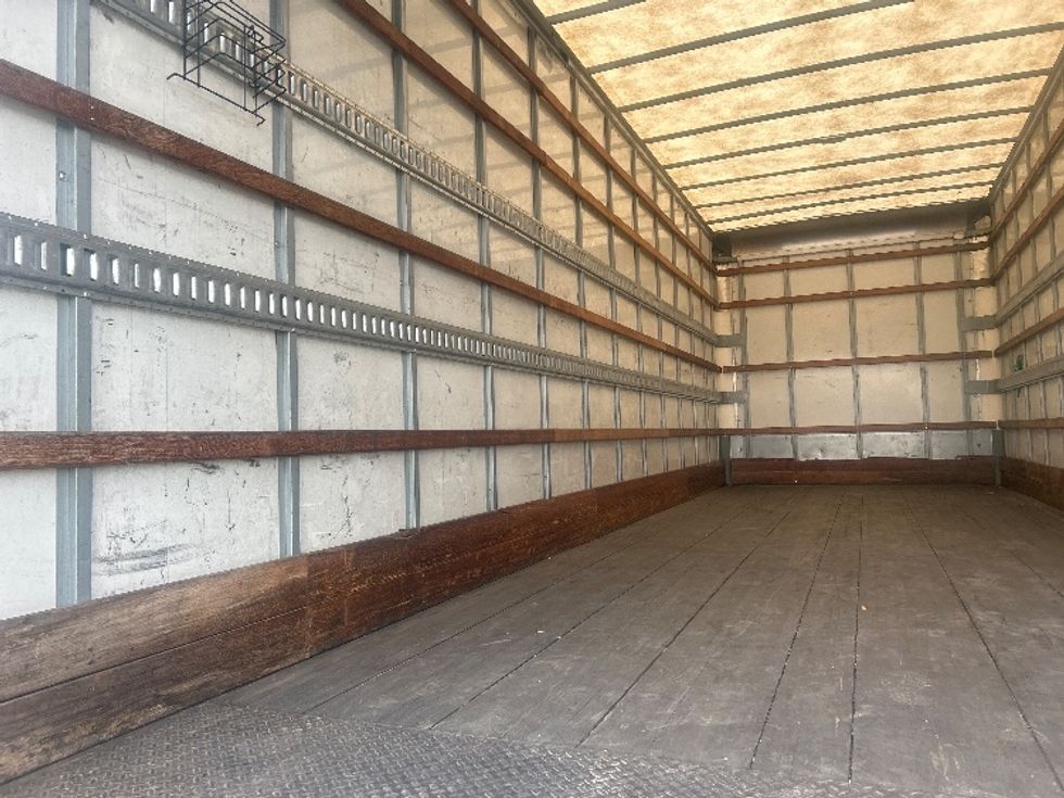 Medium Duty Box Truck-Light and Medium Duty Trucks-International-2019-4300-Apopka-FL-207,000\n\t\tmiles-$ 37,750 - Image 11