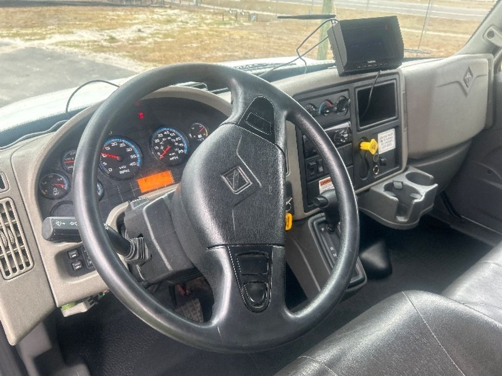 Medium Duty Box Truck-Light and Medium Duty Trucks-International-2019-4300-Apopka-FL-207,000\n\t\tmiles-$ 37,750 - Image 17