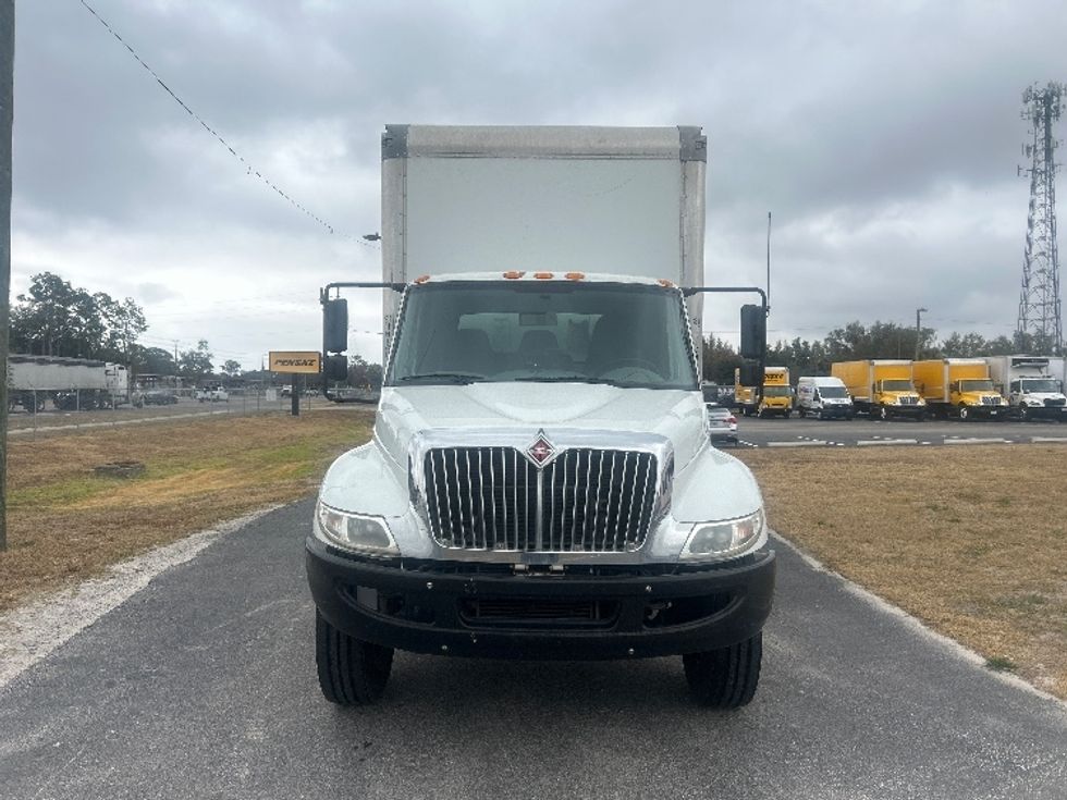 Medium Duty Box Truck-Light and Medium Duty Trucks-International-2019-4300-Apopka-FL-207,000\n\t\tmiles-$ 37,750 - Image 2