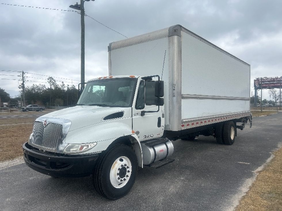 Medium Duty Box Truck-Light and Medium Duty Trucks-International-2019-4300-Apopka-FL-207,000\n\t\tmiles-$ 37,750 - Image 3