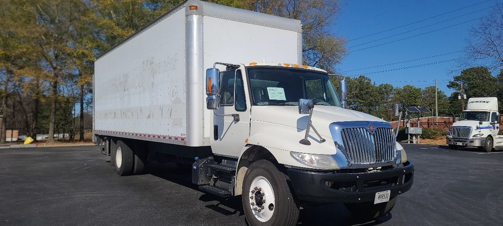 Medium Duty Box Truck-Light and Medium Duty Trucks-International-2019-4300-Atlanta-GA-293,881\n\t\tmiles-$ 29,000 - Image 1
