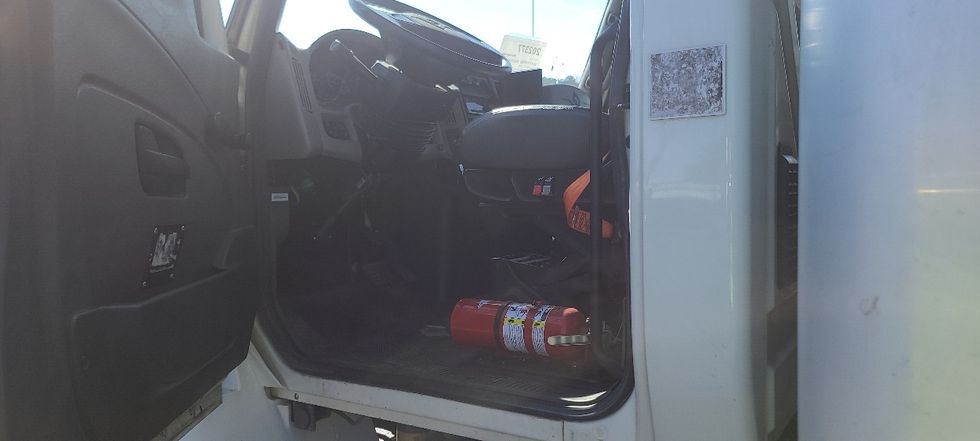 Medium Duty Box Truck-Light and Medium Duty Trucks-International-2019-4300-Atlanta-GA-293,881\n\t\tmiles-$ 29,000 - Image 16