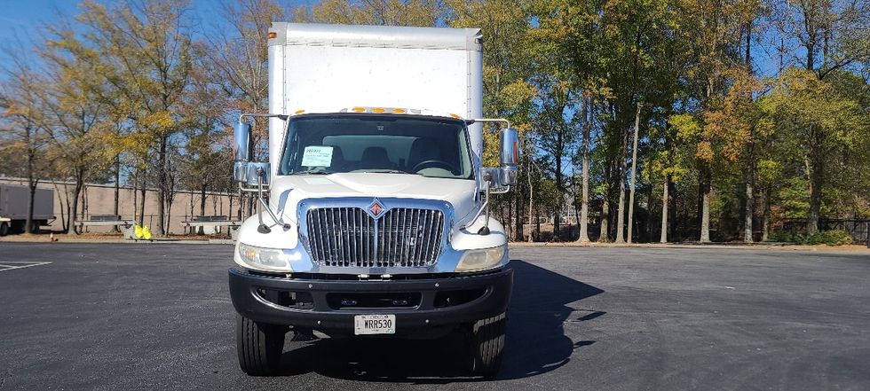 Medium Duty Box Truck-Light and Medium Duty Trucks-International-2019-4300-Atlanta-GA-293,881\n\t\tmiles-$ 29,000 - Image 2