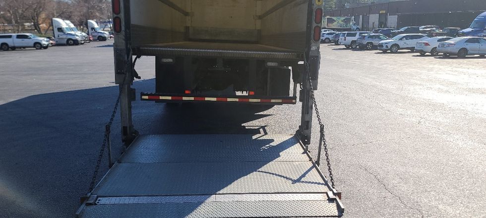 Medium Duty Box Truck-Light and Medium Duty Trucks-International-2019-4300-Atlanta-GA-293,881\n\t\tmiles-$ 29,000 - Image 9