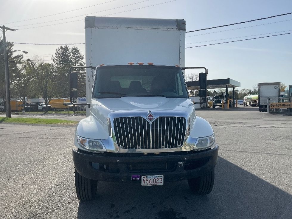 Medium Duty Box Truck-Light and Medium Duty Trucks-International-2019-4300-Auburn-MA-222,044\n\t\tmiles-$ 41,000 - Image 2