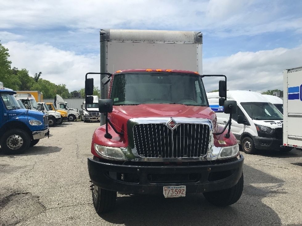 Medium Duty Box Truck-Light and Medium Duty Trucks-International-2019-4300-Auburn-MA-285,855\n\t\tmiles-$ 23,250 - Image 2