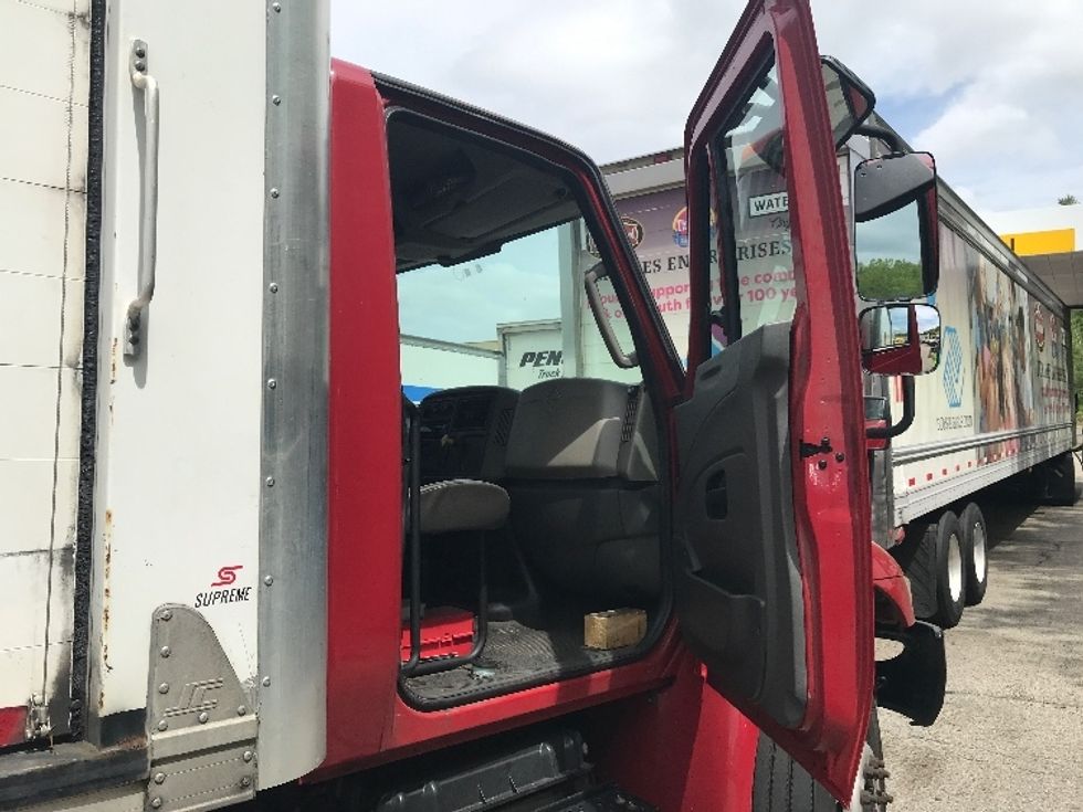 Medium Duty Box Truck-Light and Medium Duty Trucks-International-2019-4300-Auburn-MA-285,855\n\t\tmiles-$ 23,250 - Image 20