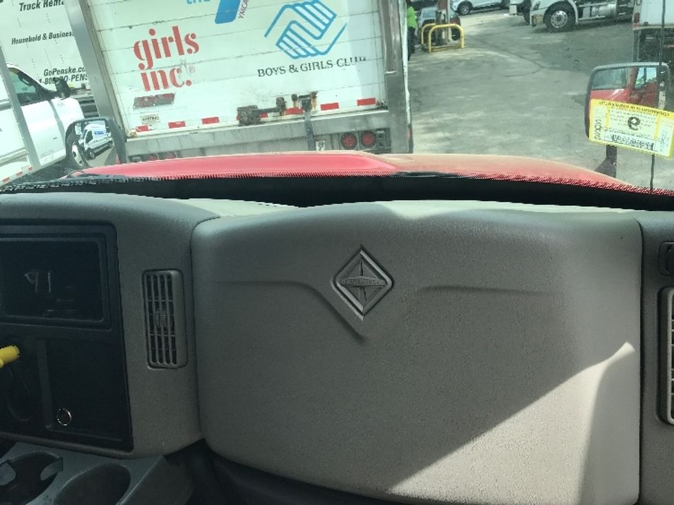 Medium Duty Box Truck-Light and Medium Duty Trucks-International-2019-4300-Auburn-MA-285,855\n\t\tmiles-$ 23,250 - Image 21