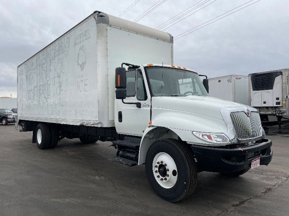 Medium Duty Box Truck-Light and Medium Duty Trucks-International-2019-4300-Aurora-CO-126,364\n\t\tmiles-$ 57,000 - Image 1