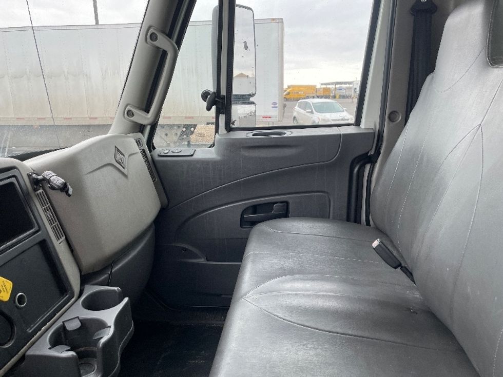 Medium Duty Box Truck-Light and Medium Duty Trucks-International-2019-4300-Aurora-CO-126,364\n\t\tmiles-$ 57,000 - Image 19