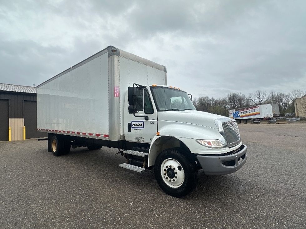 Medium Duty Box Truck-Light and Medium Duty Trucks-International-2019-4300-Battle Creek-MI-115,070\n\t\tmiles-$ 44,000 - Image 1
