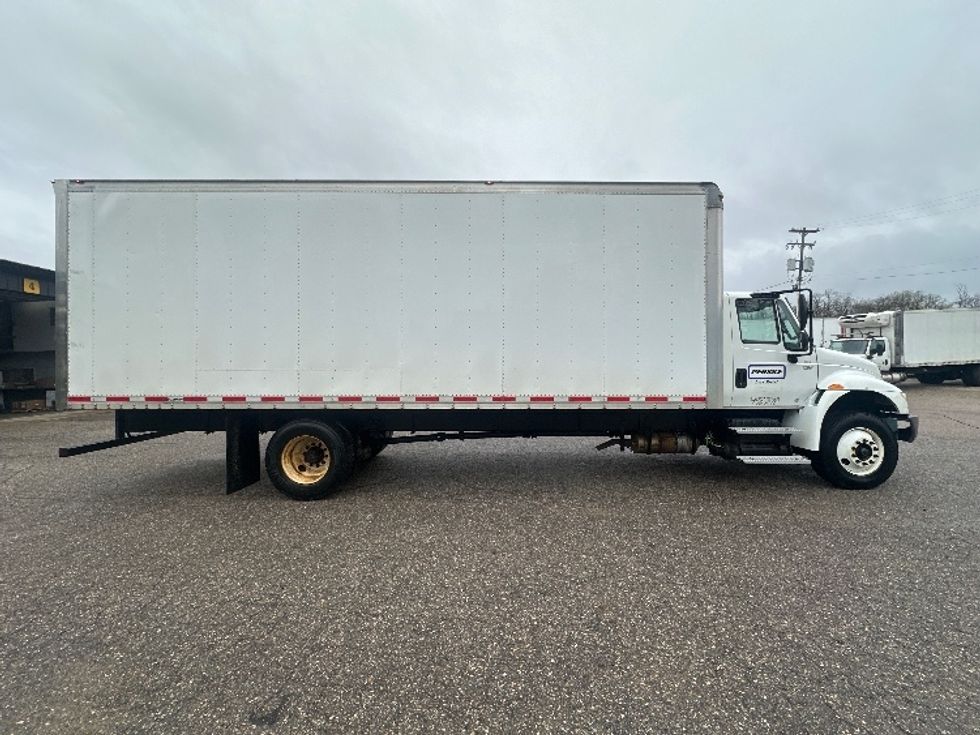 Medium Duty Box Truck-Light and Medium Duty Trucks-International-2019-4300-Battle Creek-MI-115,070\n\t\tmiles-$ 44,000 - Image 15