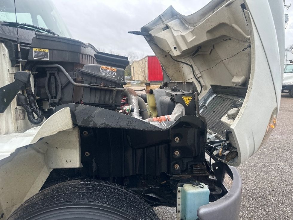 Medium Duty Box Truck-Light and Medium Duty Trucks-International-2019-4300-Battle Creek-MI-115,070\n\t\tmiles-$ 44,000 - Image 23