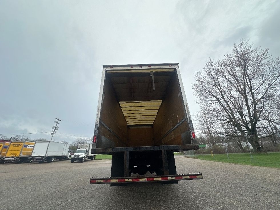 Medium Duty Box Truck-Light and Medium Duty Trucks-International-2019-4300-Battle Creek-MI-115,070\n\t\tmiles-$ 44,000 - Image 9