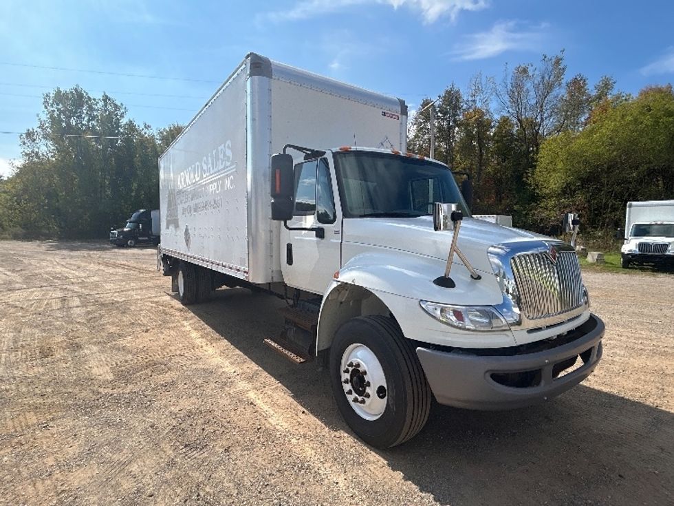 Medium Duty Box Truck-Light and Medium Duty Trucks-International-2019-4300-Battle Creek-MI-299,967\n\t\tmiles-$ 20,000 - Image 1