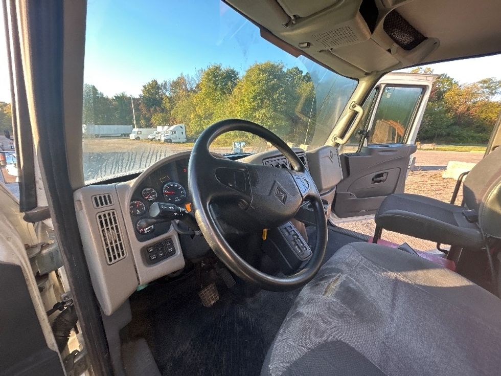 Medium Duty Box Truck-Light and Medium Duty Trucks-International-2019-4300-Battle Creek-MI-299,967\n\t\tmiles-$ 20,000 - Image 17