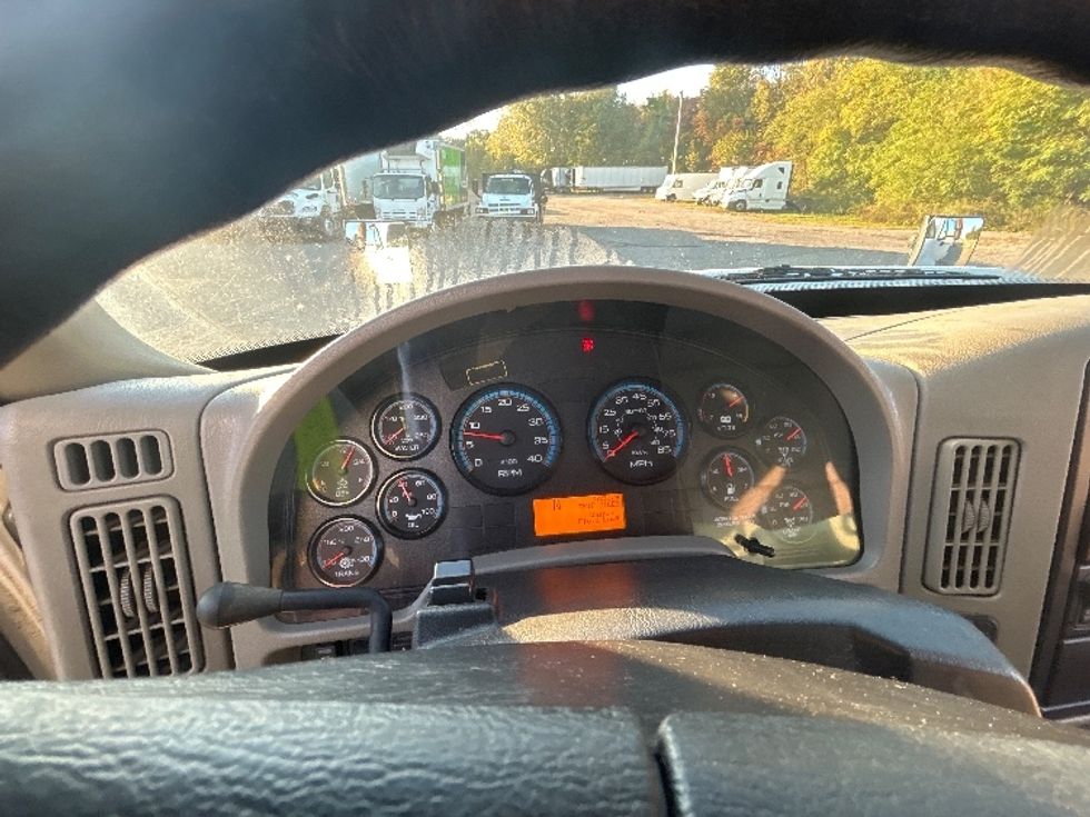 Medium Duty Box Truck-Light and Medium Duty Trucks-International-2019-4300-Battle Creek-MI-299,967\n\t\tmiles-$ 20,000 - Image 18