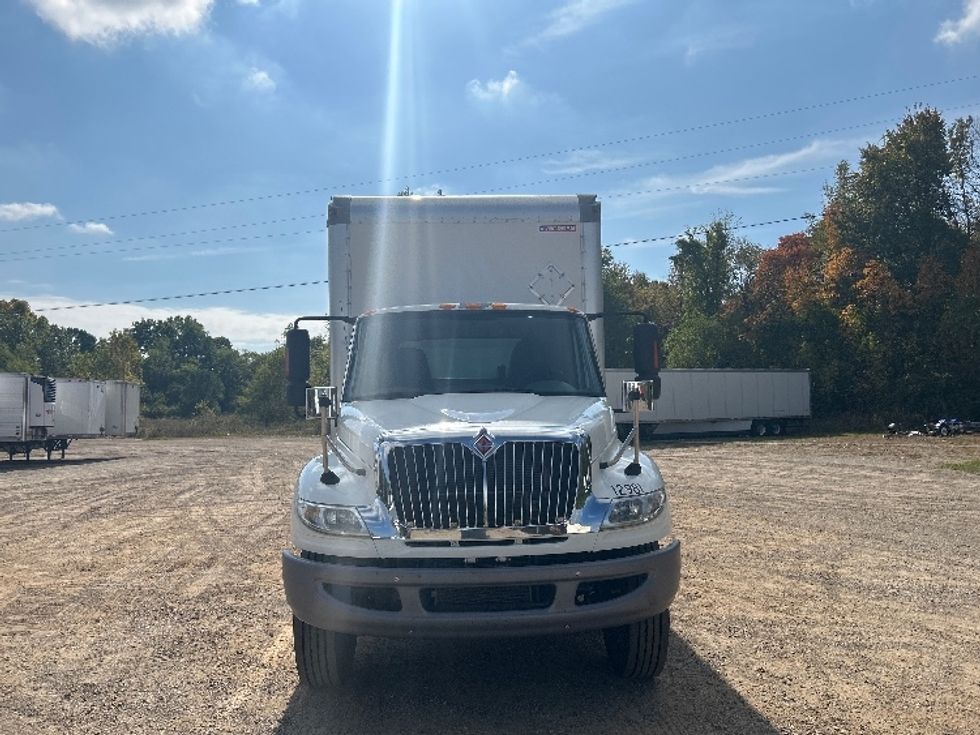 Medium Duty Box Truck-Light and Medium Duty Trucks-International-2019-4300-Battle Creek-MI-299,967\n\t\tmiles-$ 20,000 - Image 2