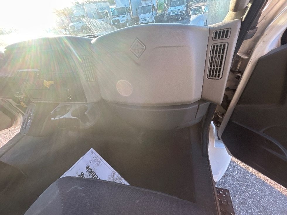 Medium Duty Box Truck-Light and Medium Duty Trucks-International-2019-4300-Battle Creek-MI-299,967\n\t\tmiles-$ 20,000 - Image 20